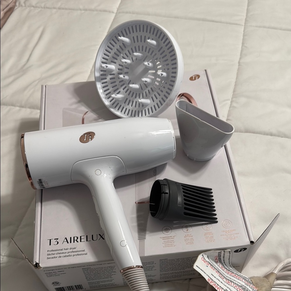 T3 Airelux Professional Hair Dryer Set - White and Silver